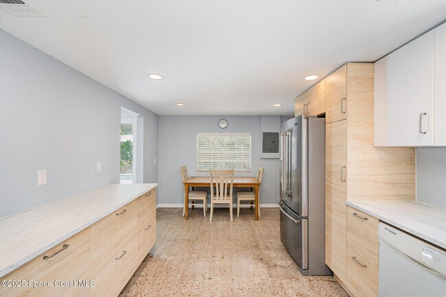 Building Photo - 2255 Fatzler Rd