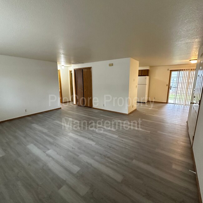 Foto del edificio - 3704 W Rose Hl St