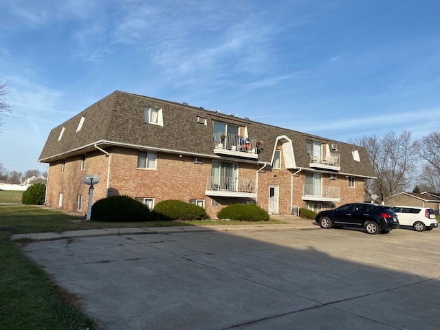 12 unit apartment building - 198 Mohawk Dr