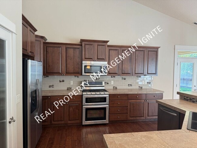 Foto del edificio - 61551 SE Baptist Way