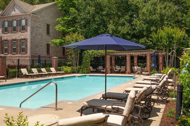 Foto del edificio - Very Spacious 3/3.5 Townhome in the Heart of Buckhead!