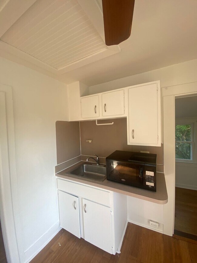Foto del edificio - 1 Bed 1 Bath Unit Located in Historic District of St. Augustine! Common Washer Dryer, Pet Friendly!