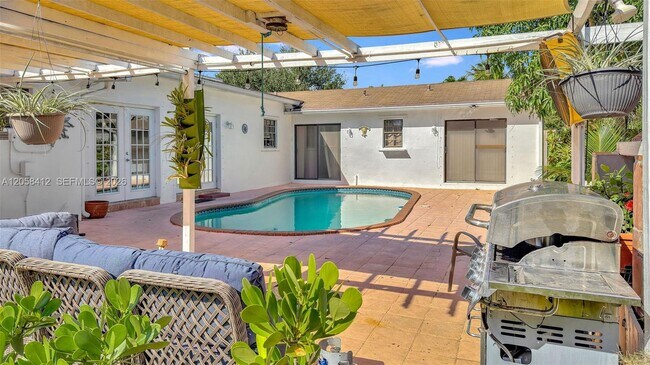 Foto del edificio - 14465 SW 96th Ave