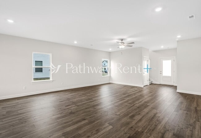 Building Photo - 2419 Nabali Wy