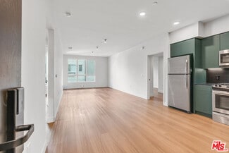 Building Photo - 10601 Washington Blvd