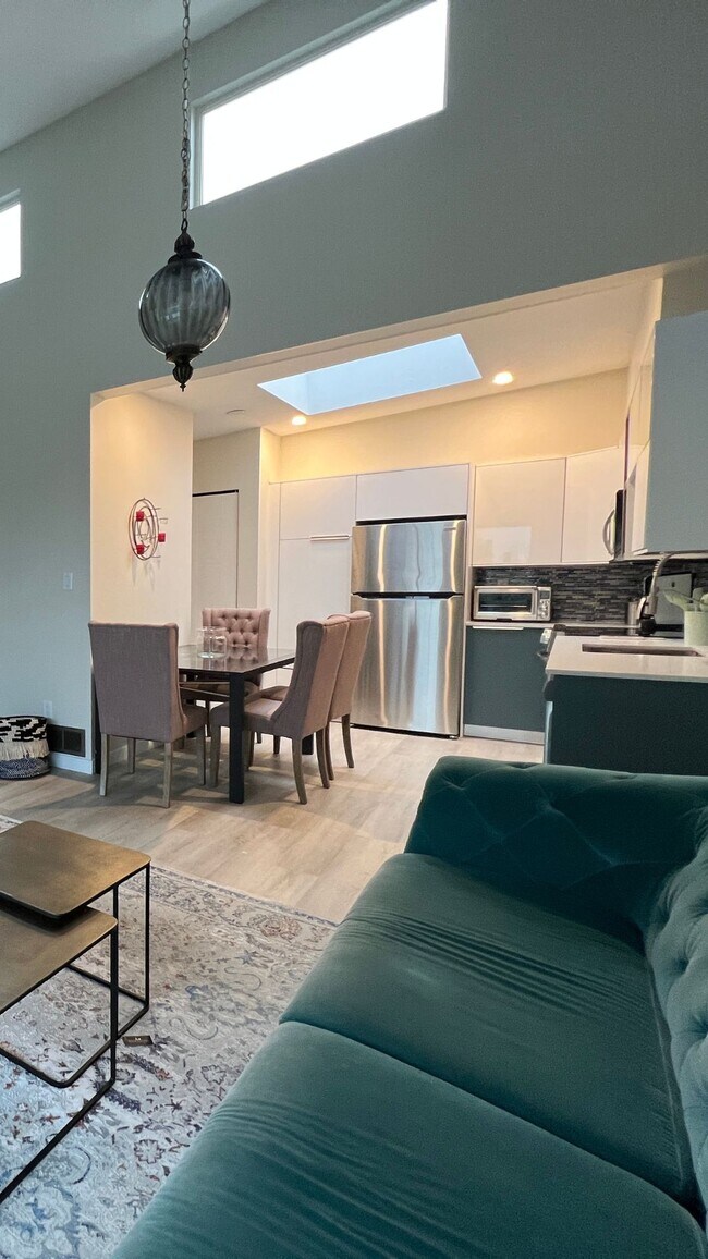 Photo du bâtiment - 446 6th St W