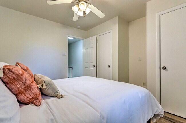 Foto del edificio - 4021 W 8th St