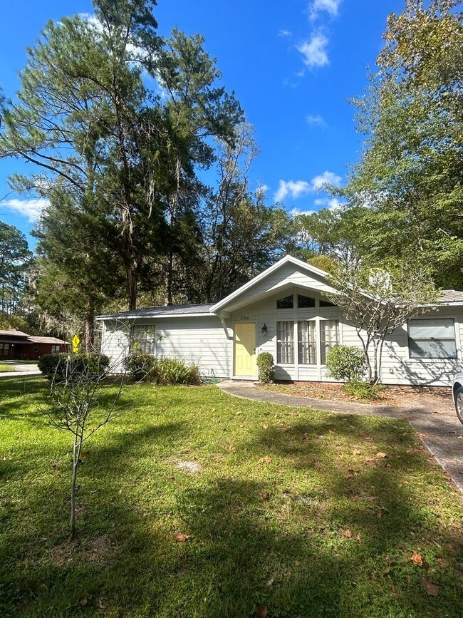 Building Photo - 2724 NW 44th Pl