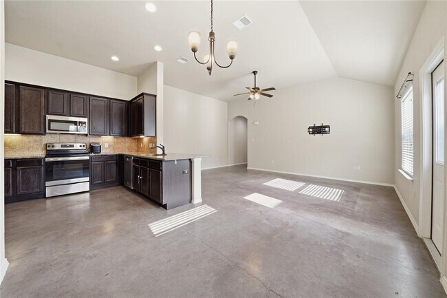 Building Photo - 533 Jack Rabbit Ln