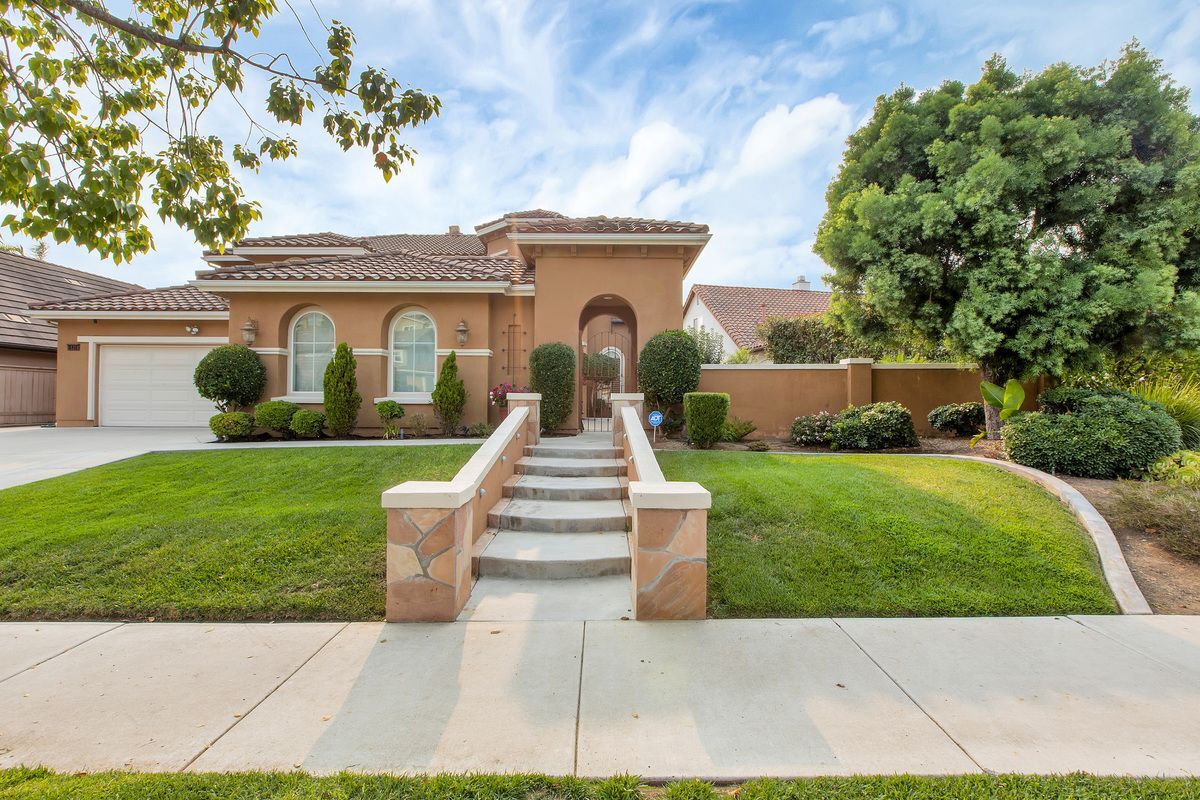 Foto principal - 15374 Falcon Crest Ct