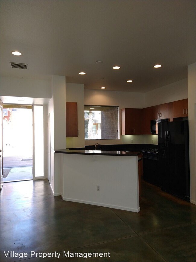 Building Photo - 2 br, 2.5 bath House - 265 Sandy Point Trail