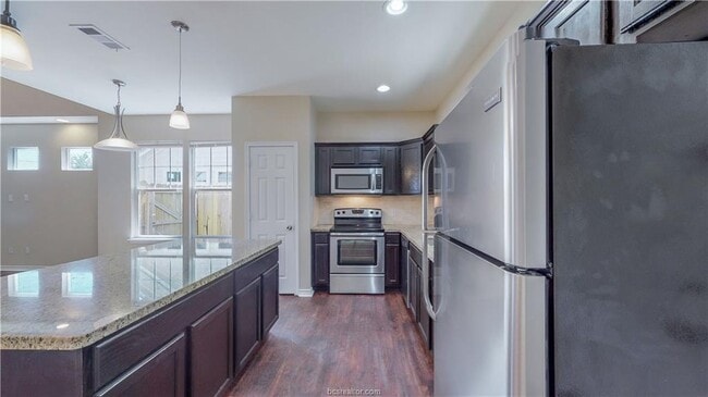 Foto del edificio - 203 Sterling St