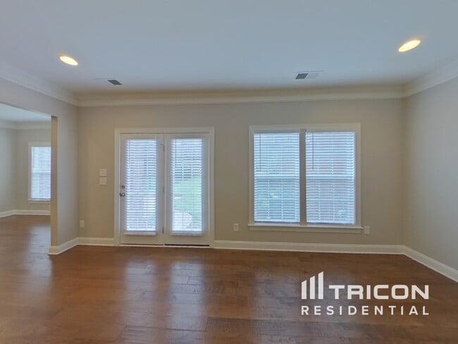 Building Photo - 5619 Triveny Rd