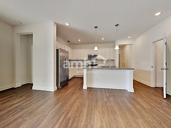 Building Photo - 5843 Hampton Creek Rd