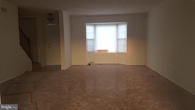 Building Photo - 2 Sylvan Oak Way