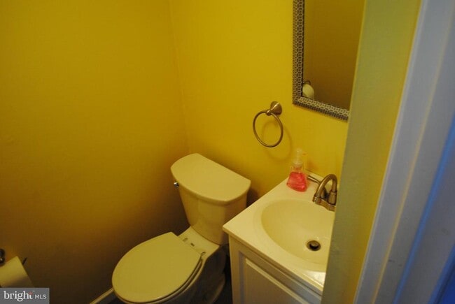 Building Photo - 316 Valley Forge Ct