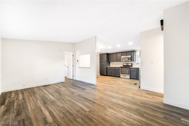 Foto del edificio - 603 Diamond Dr