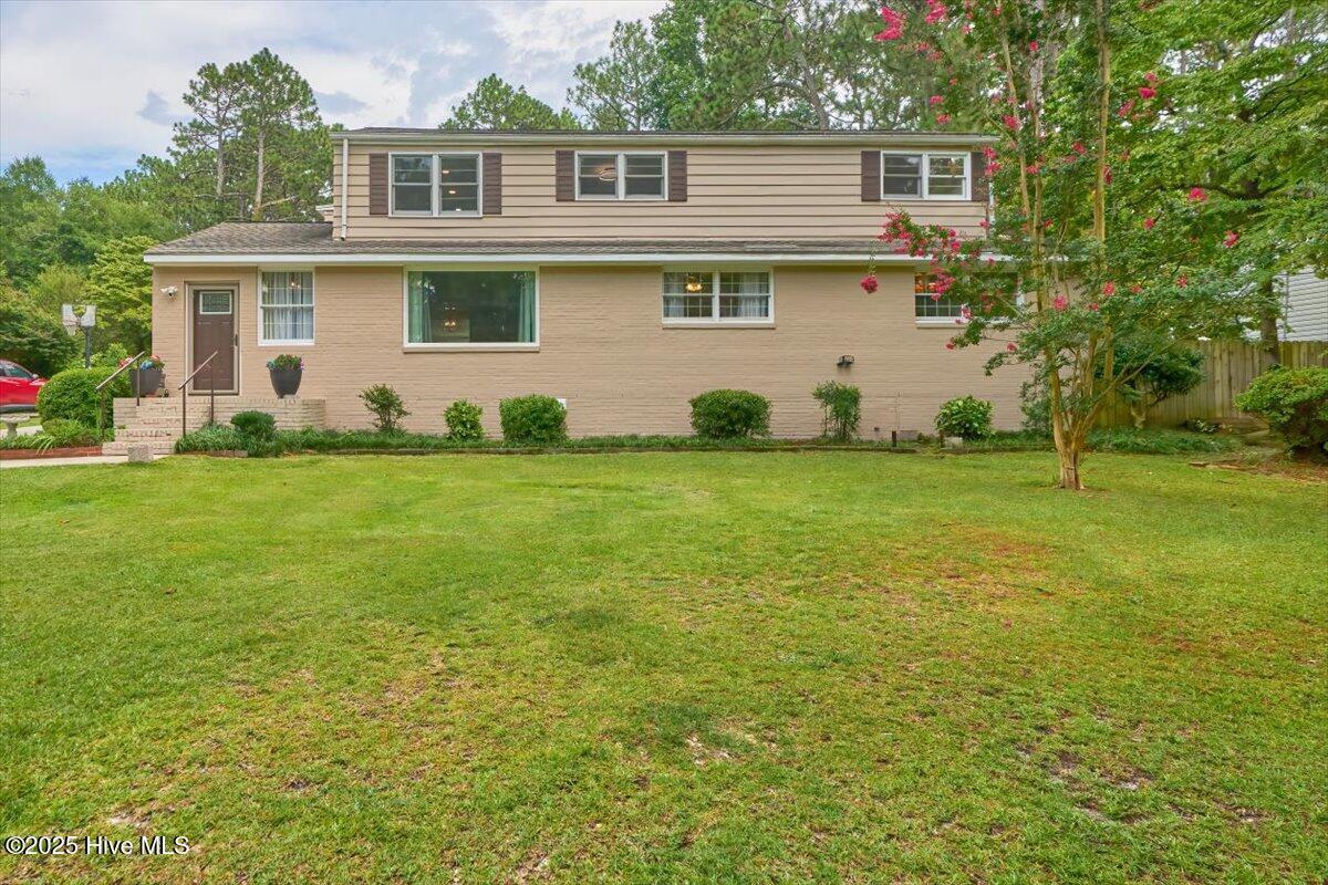 Primary Photo - 825 N Saylor St