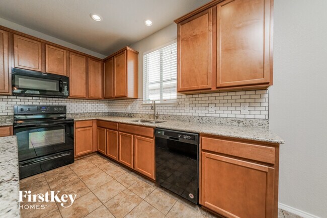 Building Photo - 2349 Barzona Dr