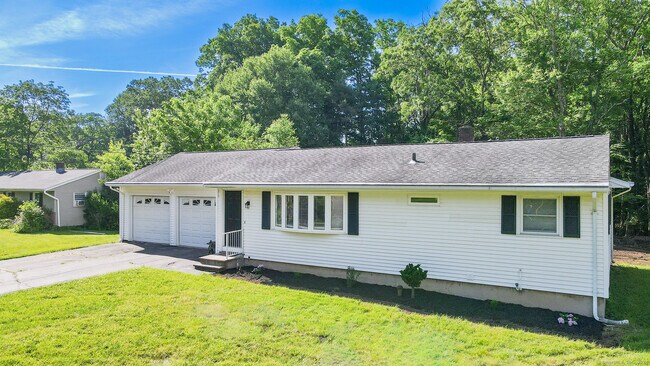 Building Photo - 14 Donat Dr