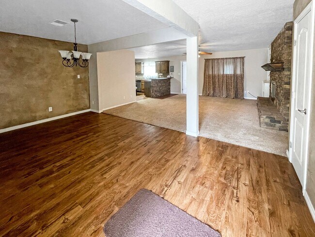 Building Photo - 129 W Alto Dr