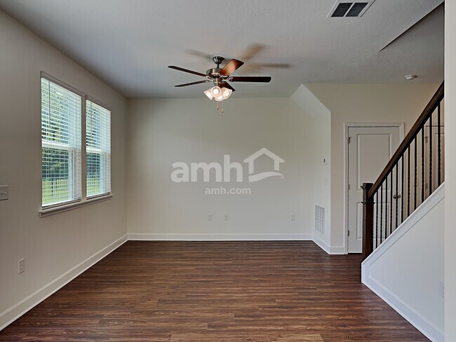 Foto del edificio - 5855 Hampton Creek Rd