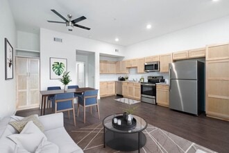 Building Photo - 726 E Emma Ave