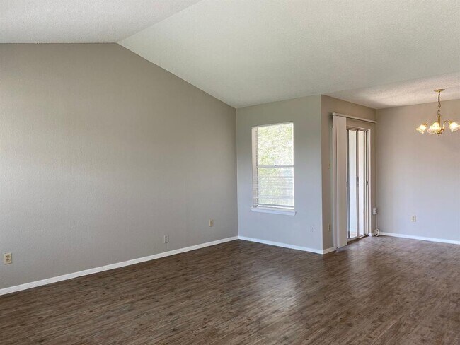 Foto del edificio - 510 Willowbend Cove