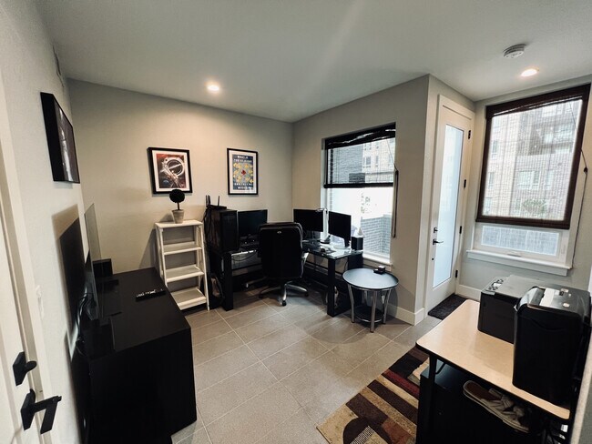 Foto del edificio - 1581 Grove St
