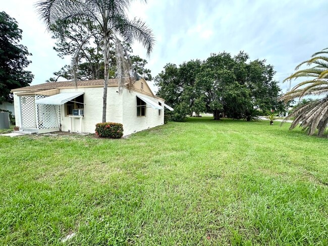 Foto del edificio - 4743 Purdy Ln