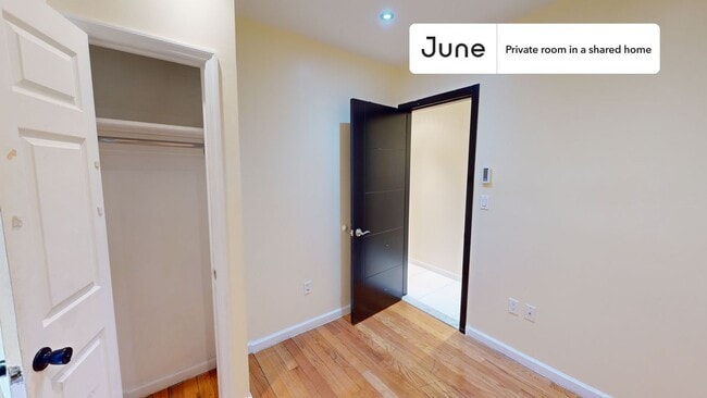 Building Photo - Room in Shared 6 bed/3 bath home