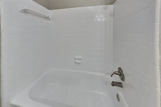 Building Photo - 6915 Renfro Dr