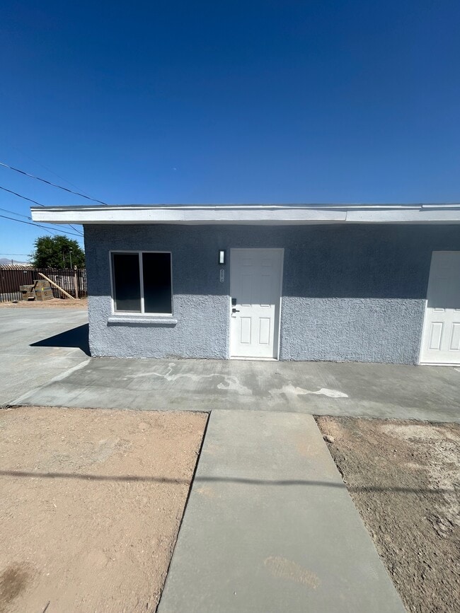Building Photo - 210 W Monroe Ave