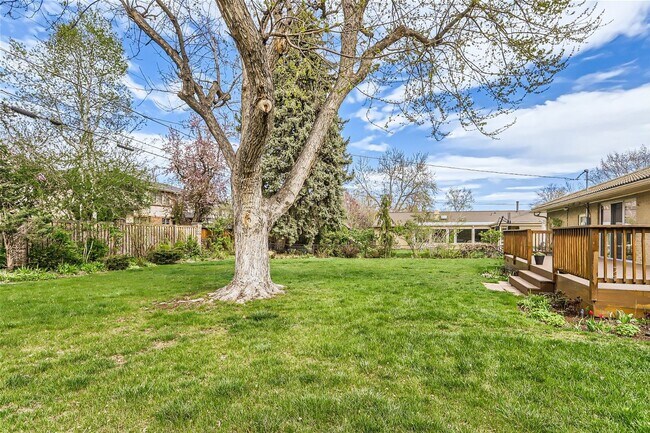 Building Photo - Stunning Hilltop Retreat for Rent: 4BR, 3B...