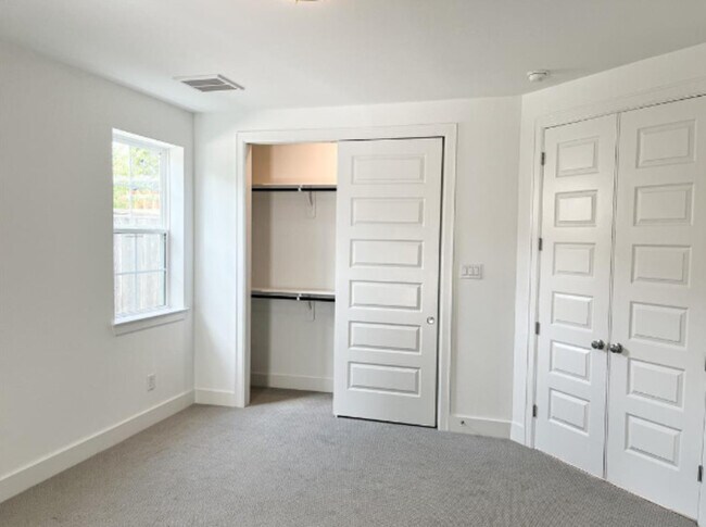 Building Photo - 1611 Westside Gardens Ln