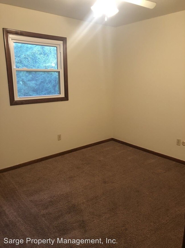 Building Photo - 2 br, 1 bath Apartment - 6458 E State Road 45