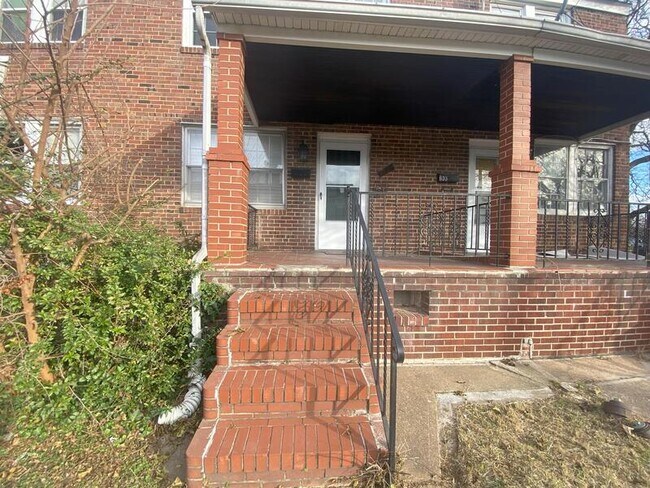 Building Photo - 631 Tolna Street - 1