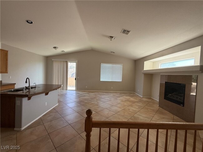 Building Photo - 5122 Echo Shire Ave