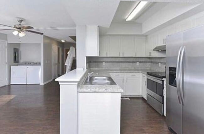 Building Photo - 140 Forest Fern Rd