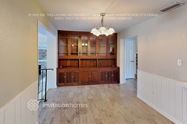 Foto del edificio - 14298 Hetrick Cir S