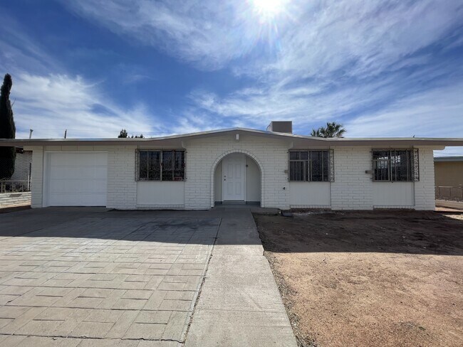 Building Photo - 312 Graphite Dr