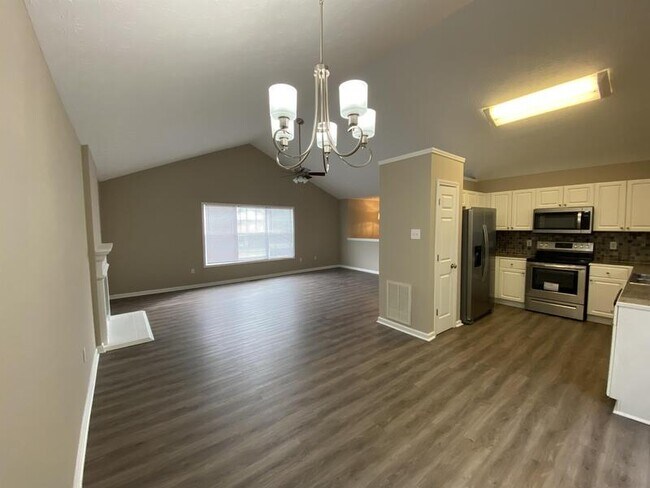 Building Photo - 203 Jasmine Trail