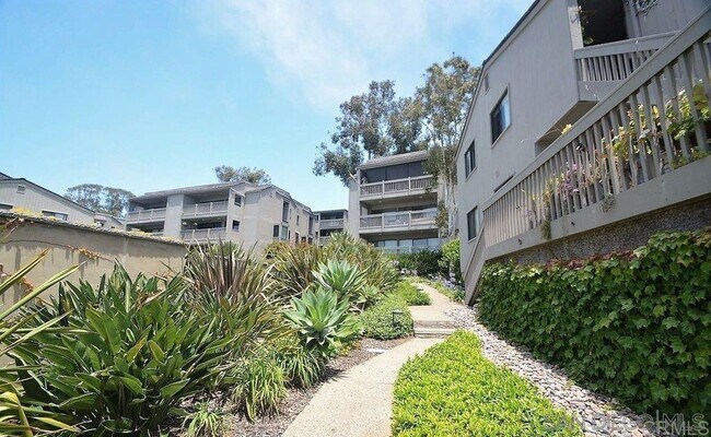Foto del edificio - 242 Dolphin Cove Ct