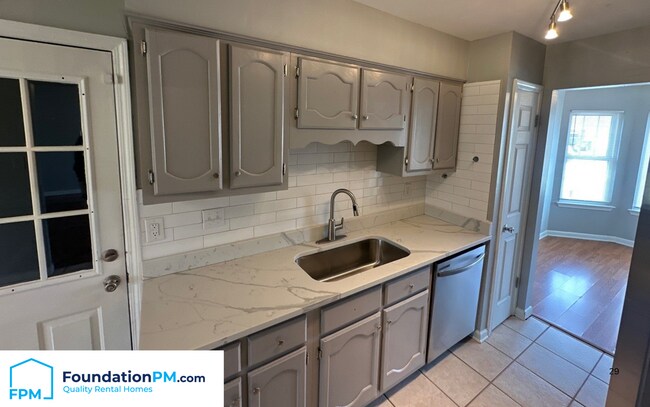 Building Photo - 7697 Mesa Dr