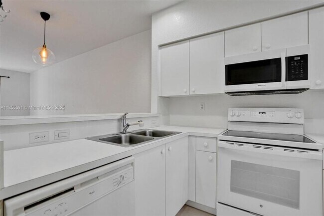 Foto del edificio - 2 bedroom in Miramar FL 33025
