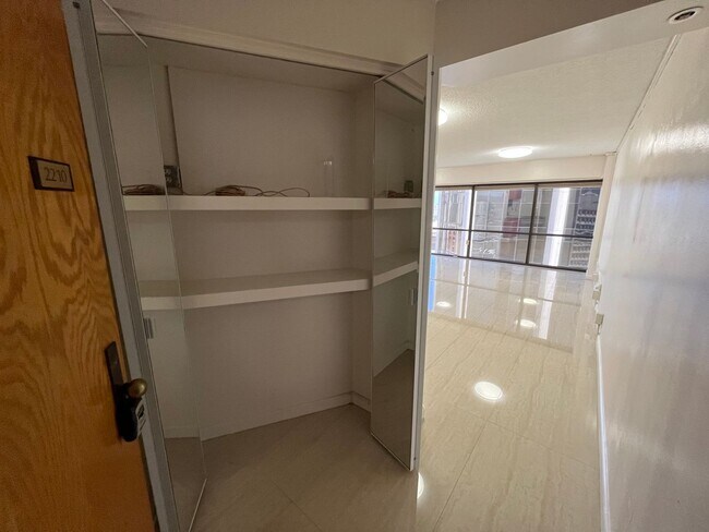 Building Photo - Executive Centre (Honolulu) - 1 bedroom/1 ...