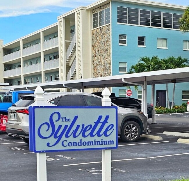 Building Photo - 6161 Gulf Winds Dr