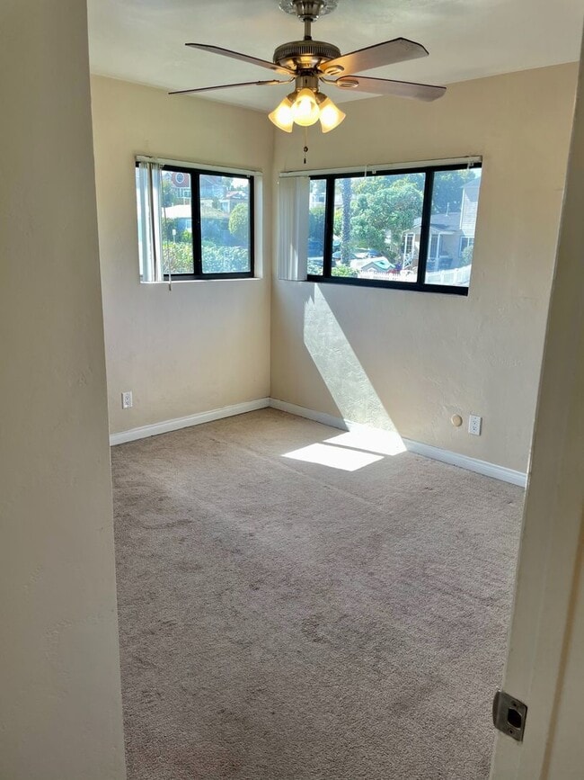 Building Photo - 1 Bed/1 Bath Pacific Beach!