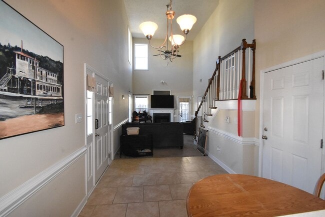 Building Photo - First Two Weeks Rent Free! 3 Bedroom 2.5 B...