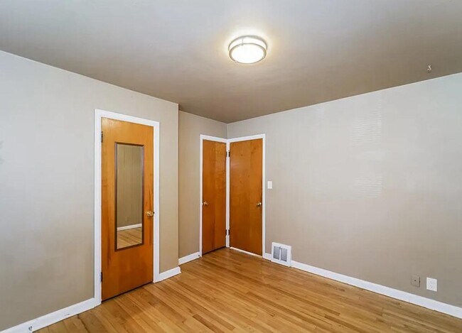 Foto del edificio - 2744 N 87th St